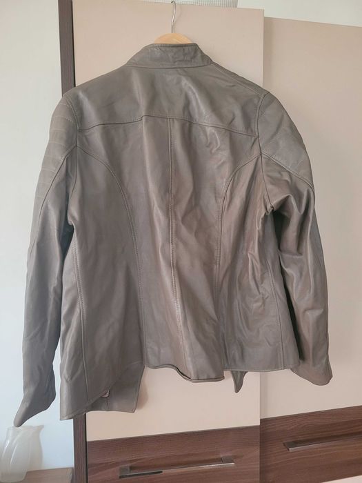 Geaca de piele naturala-aproape noua