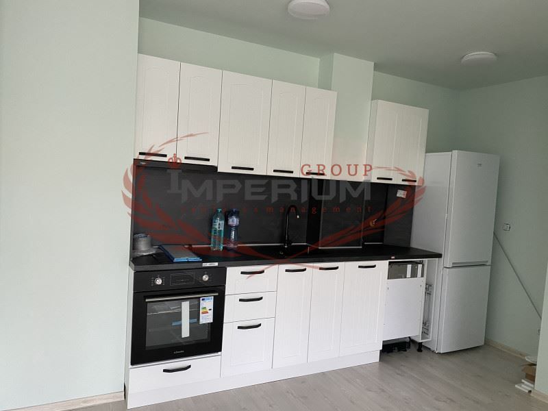 Дава се под наем Тристаен апартамент в Варна, Бриз - 165 кв.м за 1224 € - Снимка #1