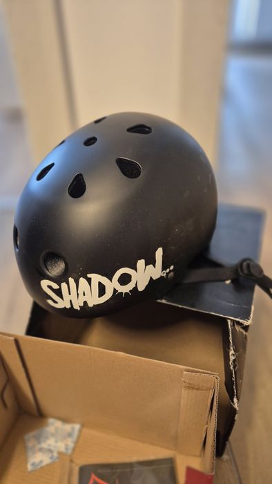 Casca Shadow marimea M noua desigilata