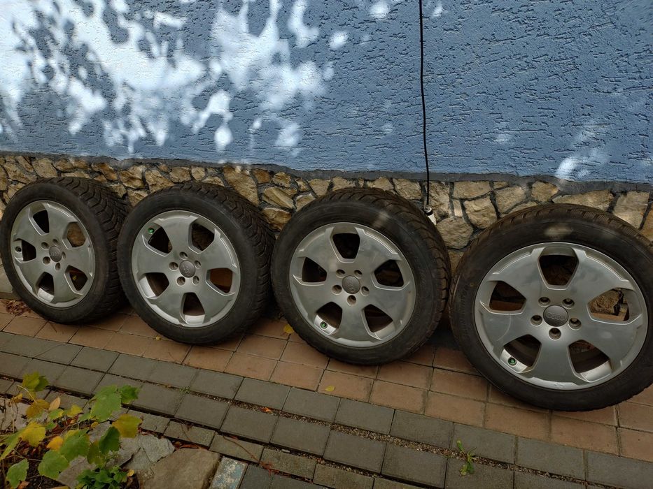 Anvelope M+S 225/50/17 și jante  din aliaj originale Audi