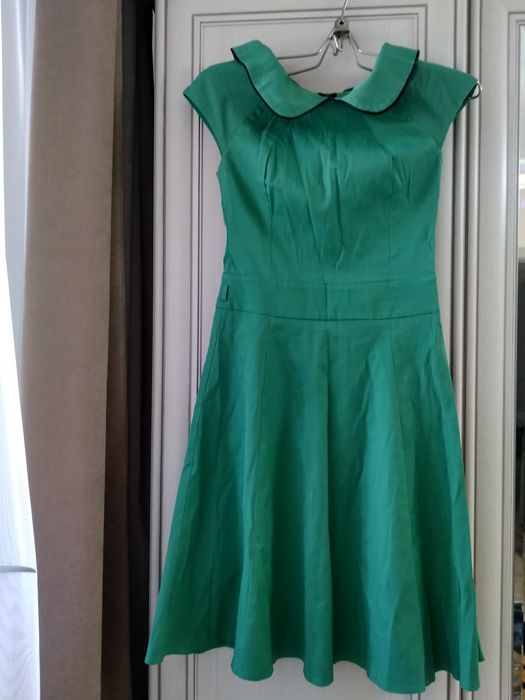 Продам платья, костюмы