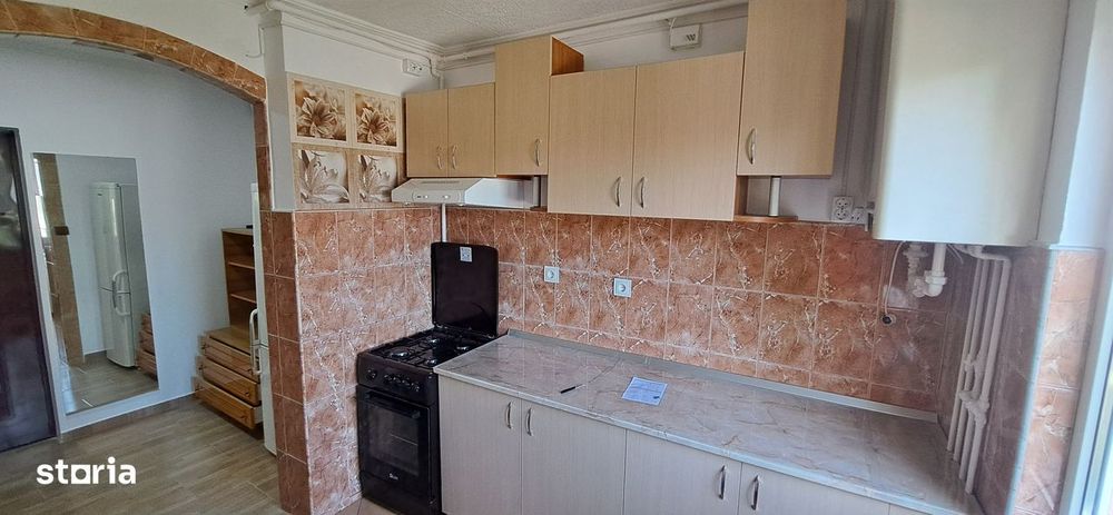 Apartament 2  camere etaj 2 din 4 vânzare