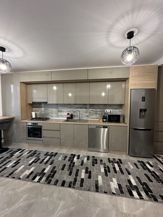 Inchiriez apartament zona centrala