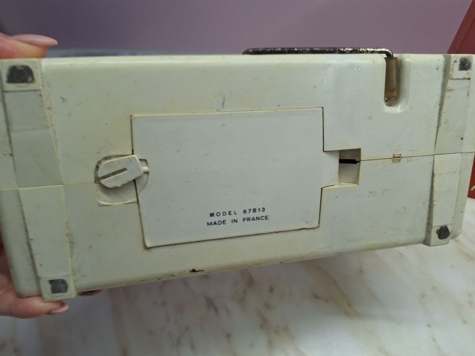 Стара детска мини шевна машина