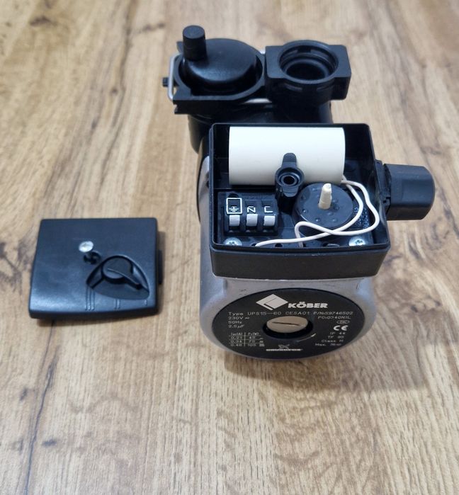 Pompă  UPS 15-60 și Placă afișaj Centrale Motan