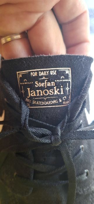 Маратонки nike черни