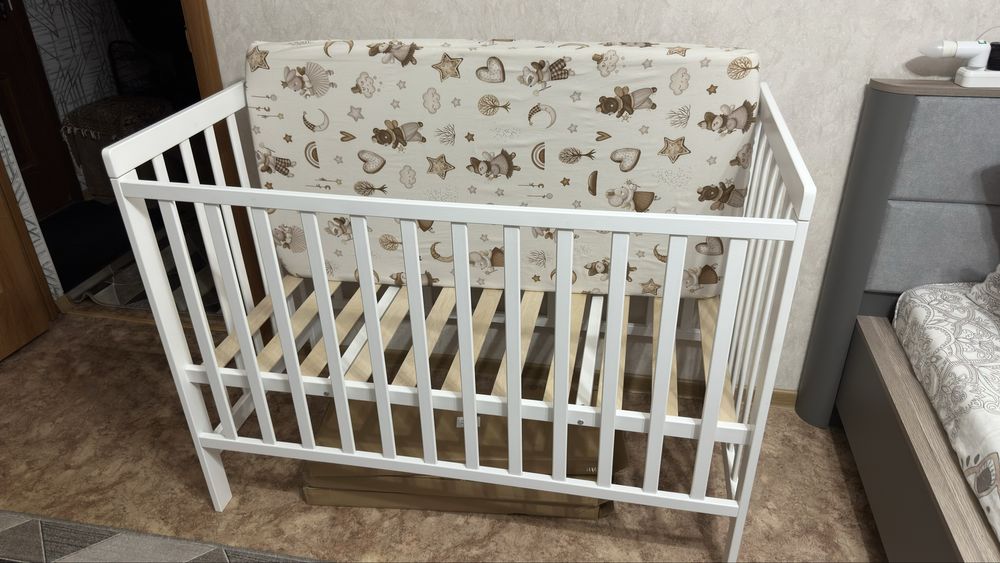 Детская кроватка/манеж