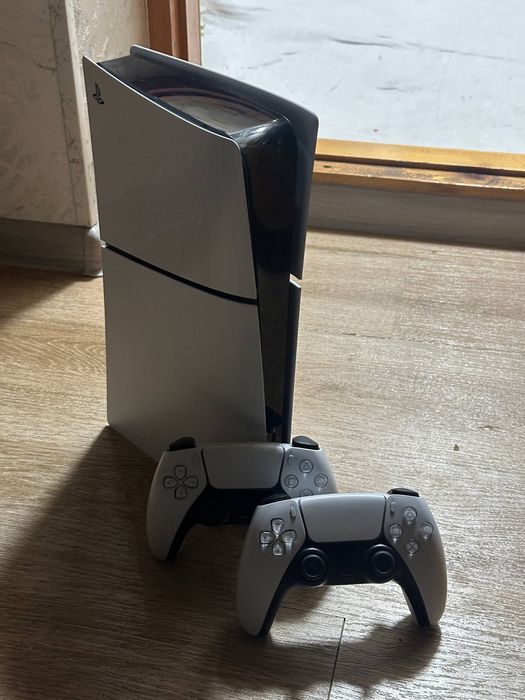 Play Station 5 Slim 1 TB + 14 Top games