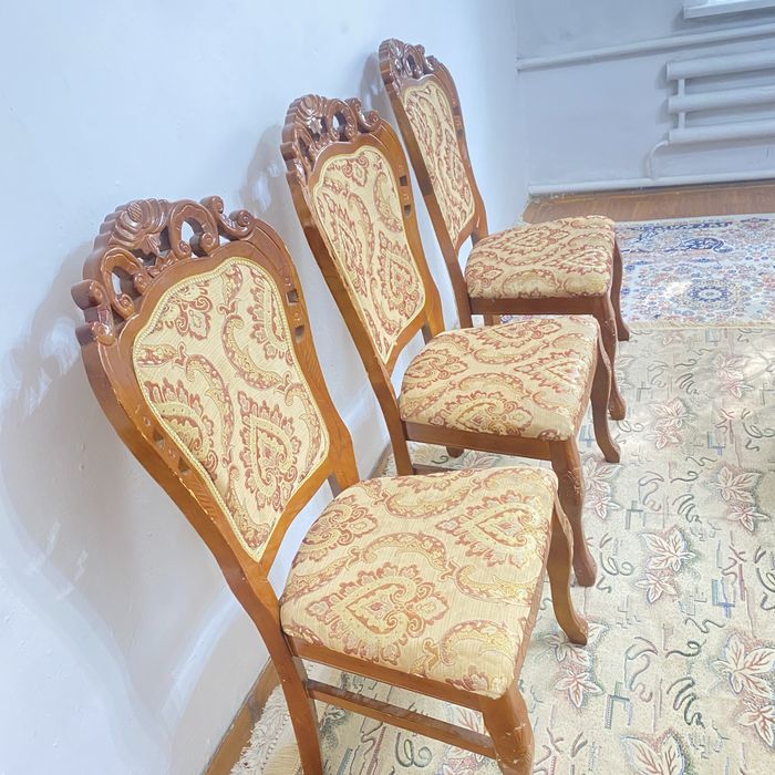 Стулья королевские