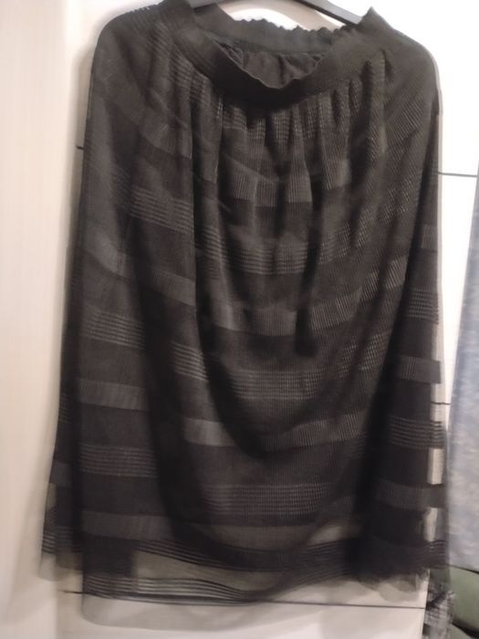 Fusta reserved. Eleganta, versatila, Nouă fără etichdta