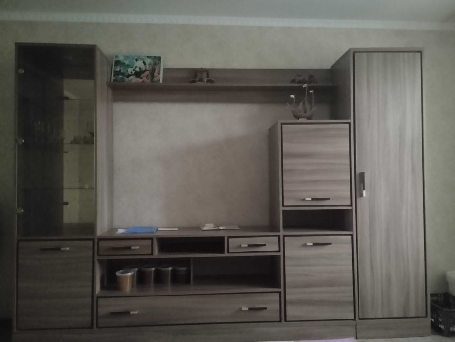 Продам стенку в гостиную