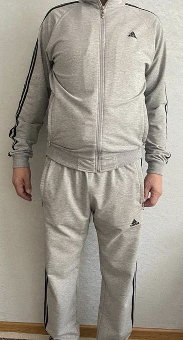 Продам спортивные костюмы