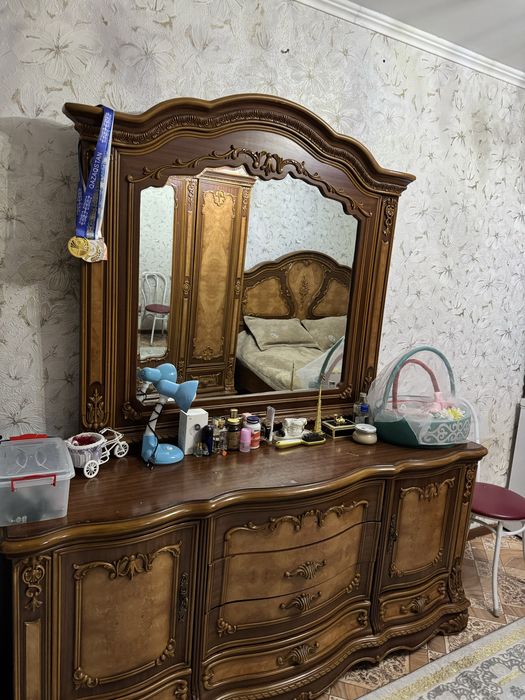 Спальный гарнитур