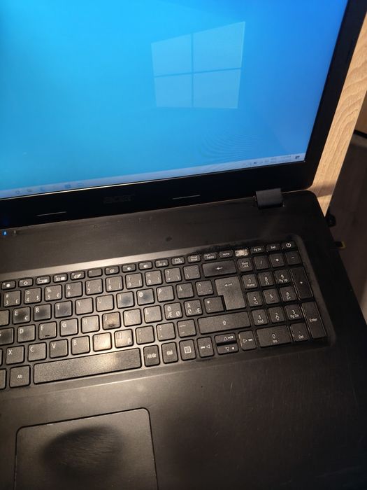 Acer Aspire 17" proc intel dual RAM 8GB SSD 256gb bateria tine