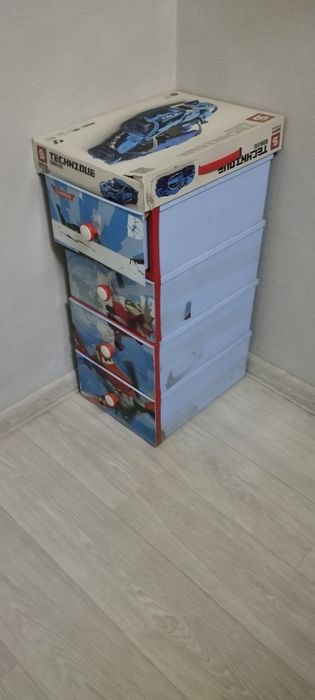 Продам 4 яшика конструктора