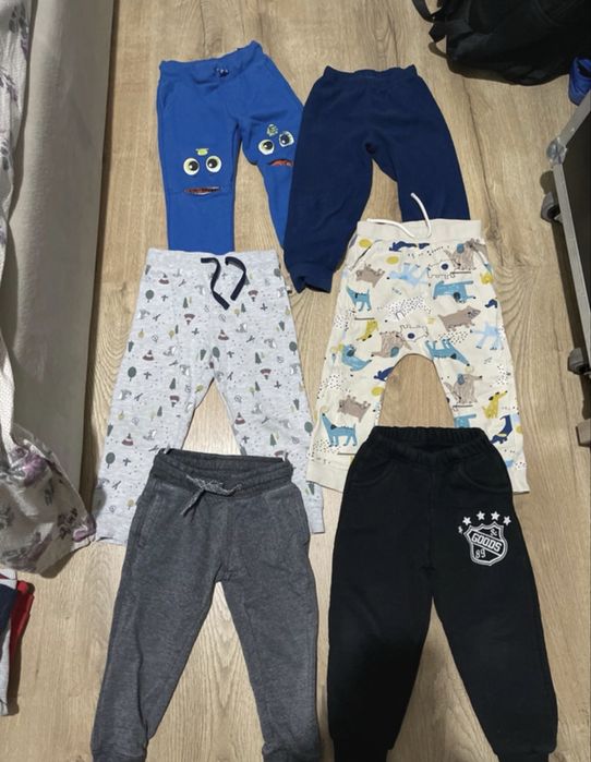 Lot pantaloni de trening baietel marimea 98