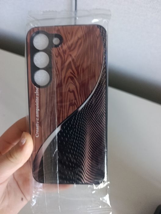 Чехол на телефон