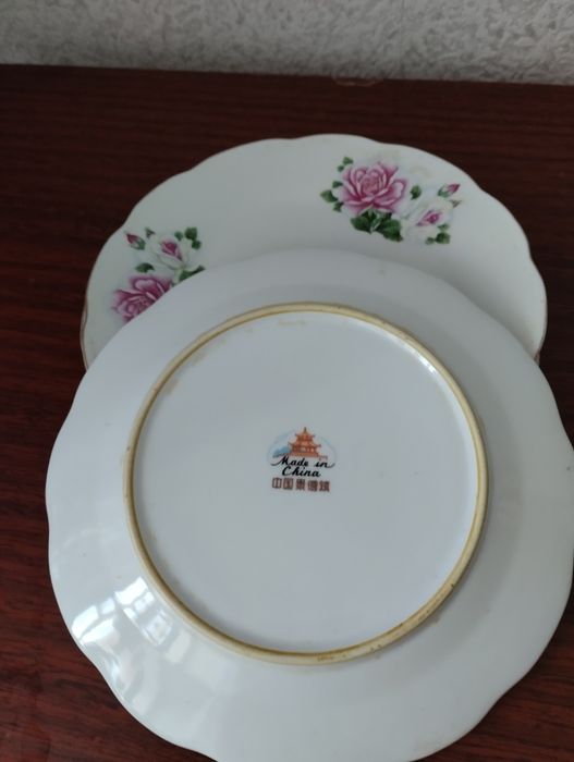 Тарелки десертные