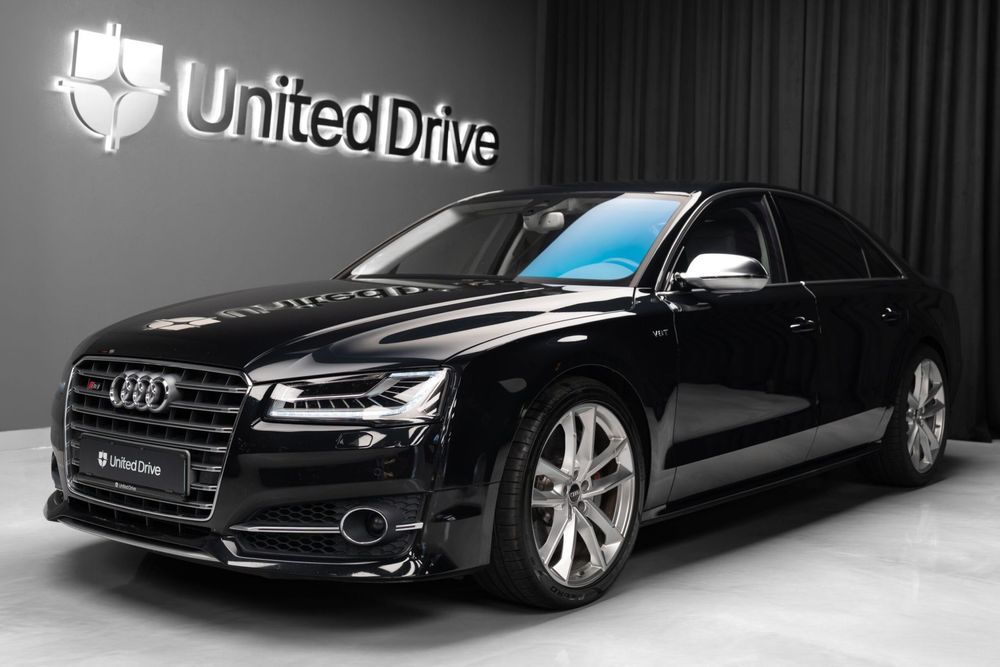 Audi S8