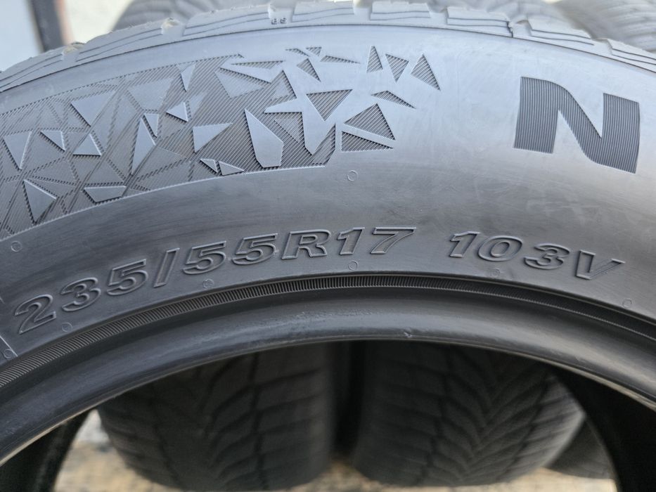 Vand patru anvelope de iarna nexen  235 55 17 dot 4422
