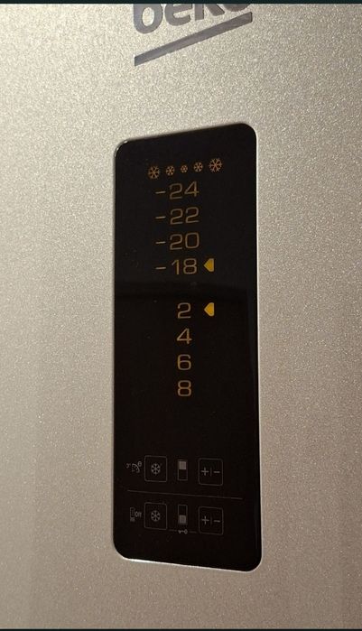 Vând Frigider Beko 477 Litri, Clasa A+, No Frost