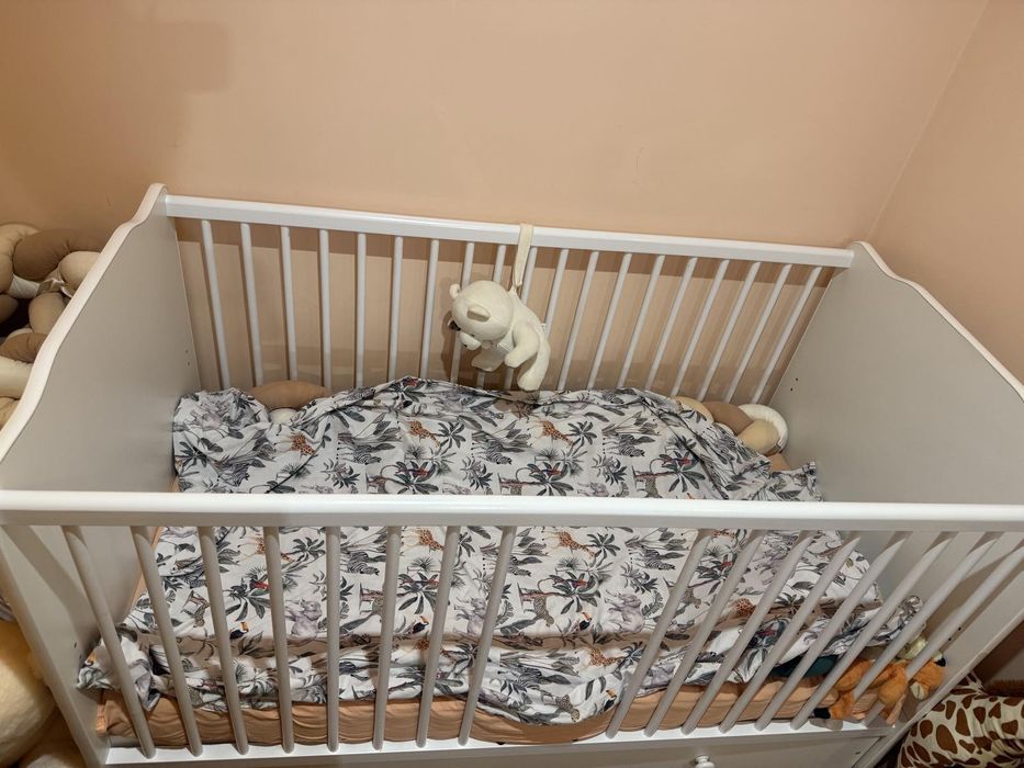 Дървена кошара с матрак