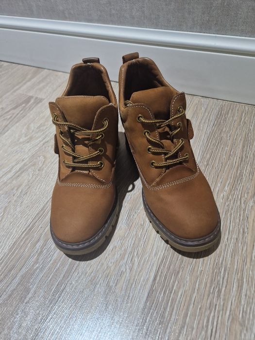 Женские ботинки продам