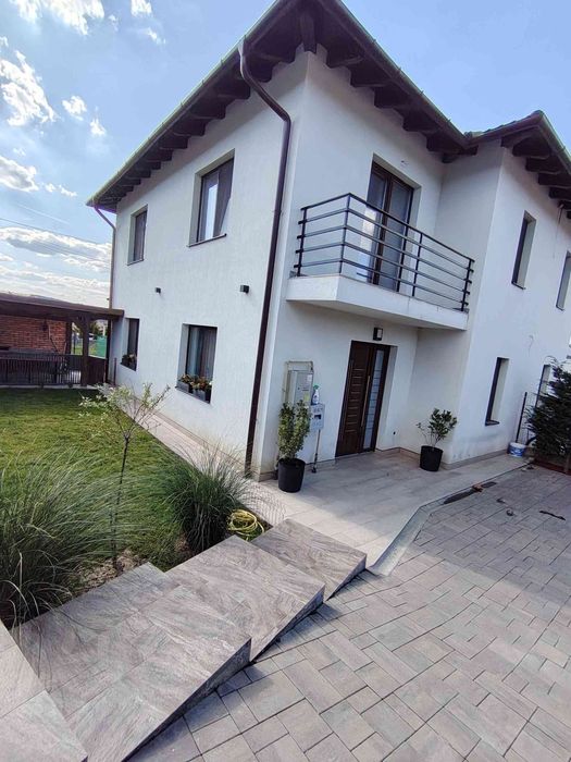 Casă duplex la cheie