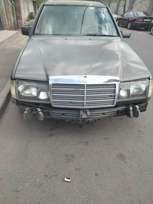 Продам машину Mercedes -Benz 230