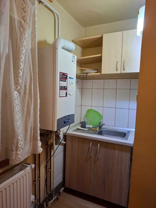 Particular, inchiriez garsoniera decomandata, Materna Craiovita Noua