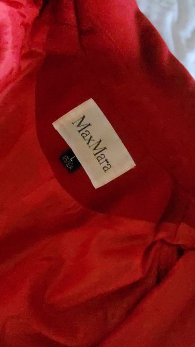 Pardesiu damă marca originala Max Mara casmir100%