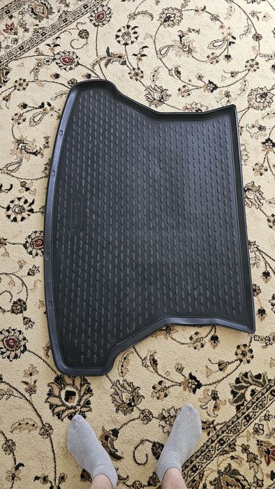 Продам коврик в багажник Granta Cross