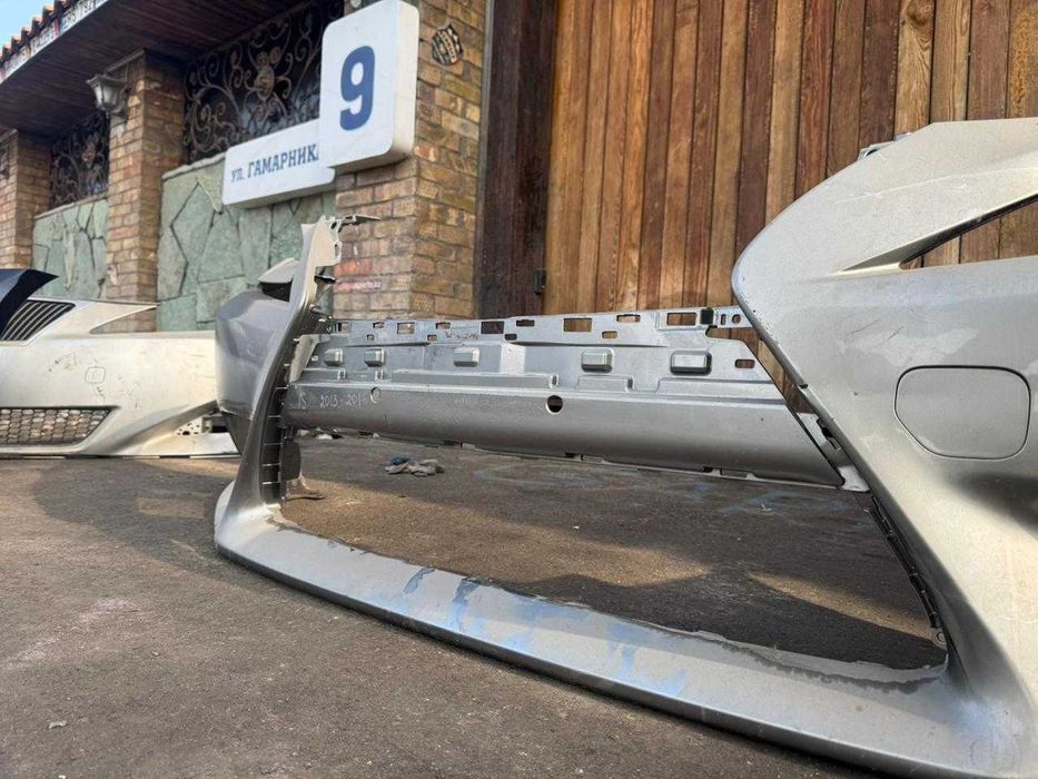 Бампер  LEXUS IS-250