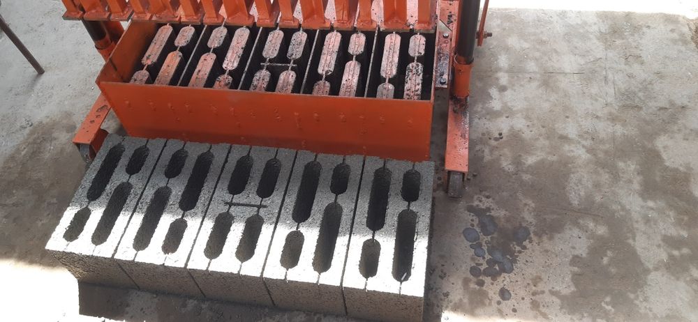 Шлакаблок апарат