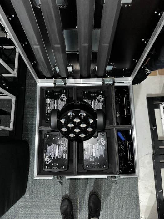 Wash-uri de top impecabile ROBE Robin (lumini, parled, mouvinghead)