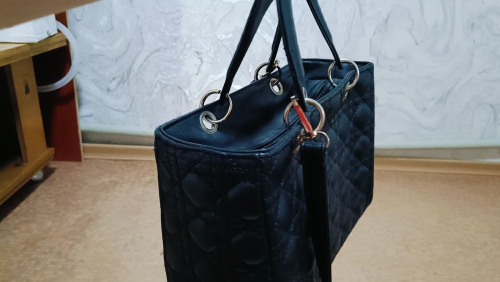 Продаются 2 сумки 1000