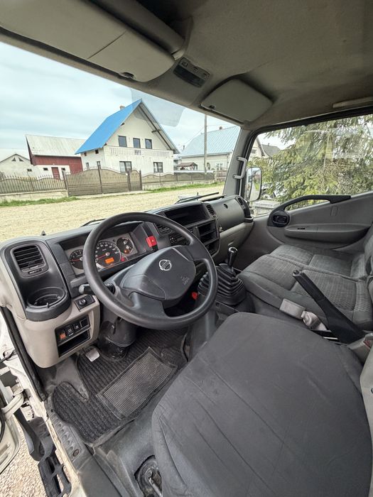 Nissan Cabstar basculabil cu macara
