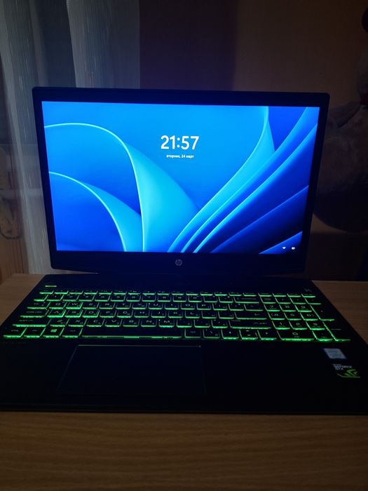 Продавам лаптоп HP