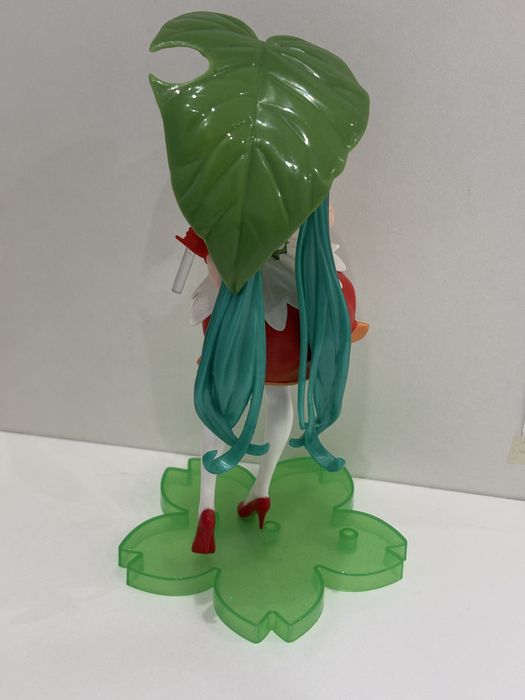 срочно продам фигурку!!!