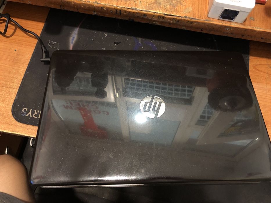 Vand Laptop HP i5 8250u,radeon m330 3gb vram, 6ram, 256hdd