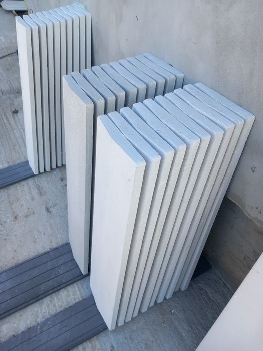 Vindem coame și palari pentru gard