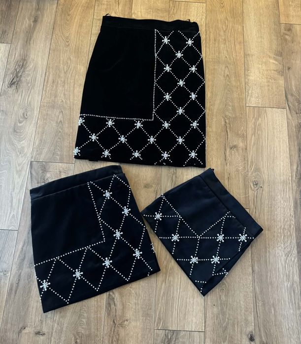 Fuste catifea cu margele