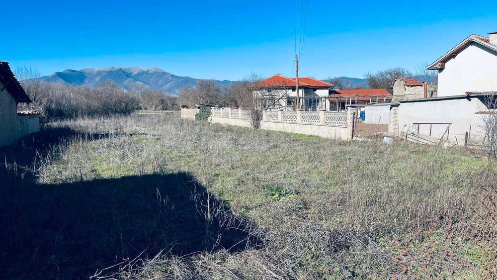 Продава дворно място в село Долно Сахране, 1398 кв.м.