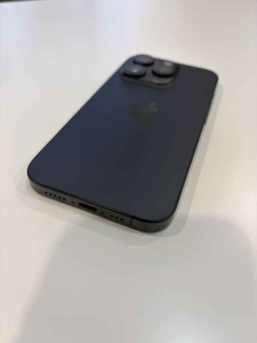 iPhone 15 Pro Black Titanium 256, în garanție