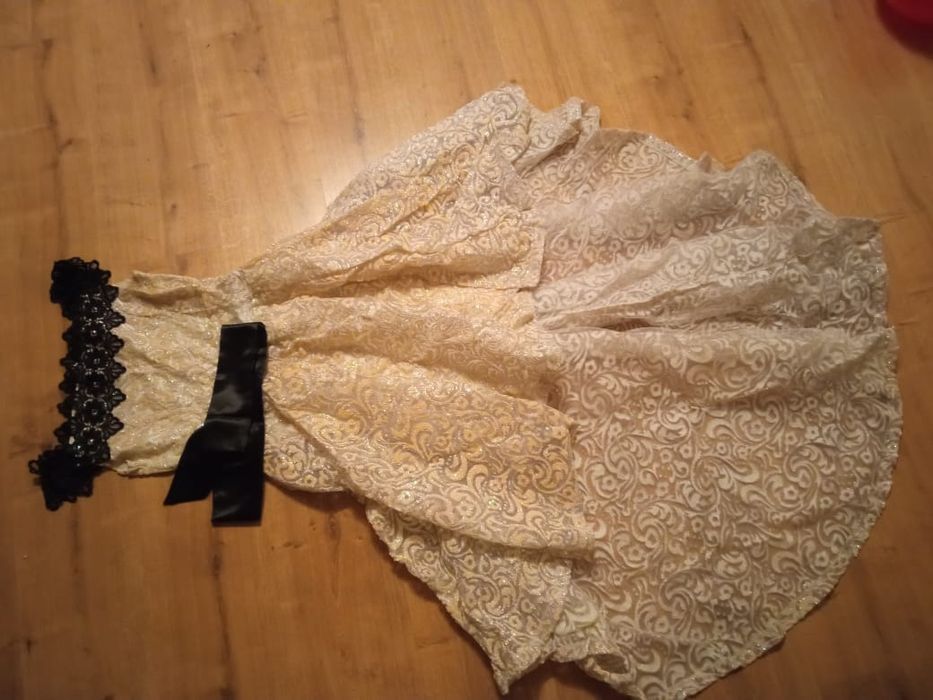 Вечернее платье очень красивое