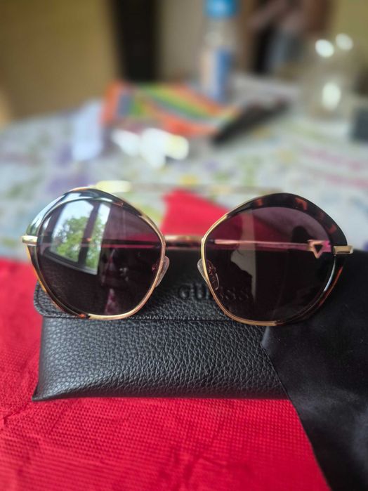 Слънчеви очила GUESS