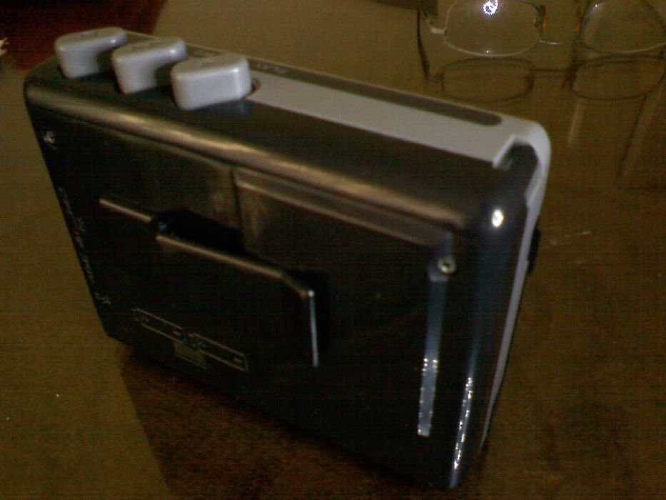 mini casetofon portabil foarte vechi