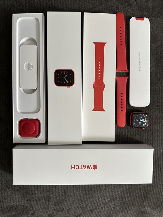 Apple Watch 6 GPS 44мм Red Спешшъл едишън