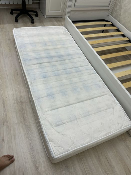 Продам один матрас