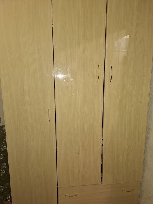 Продам шкаф плотяной